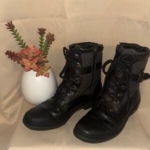 Women's UGG W Kesey Black & Grey Lace-Up Boots